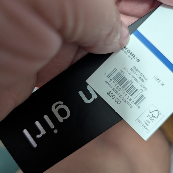 Colorful Knit Wave Pattern Shorts - Picture 3 of 4